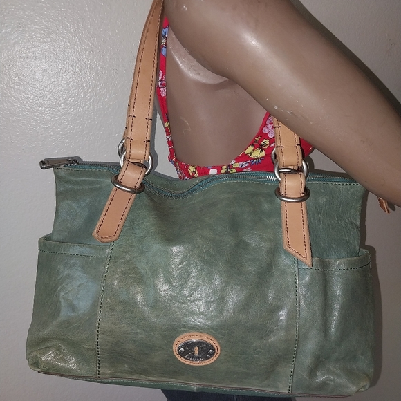 FOSSIL OLIVE GREEN LEATHER BAG# 4652. EUC - Picture 2 of 16